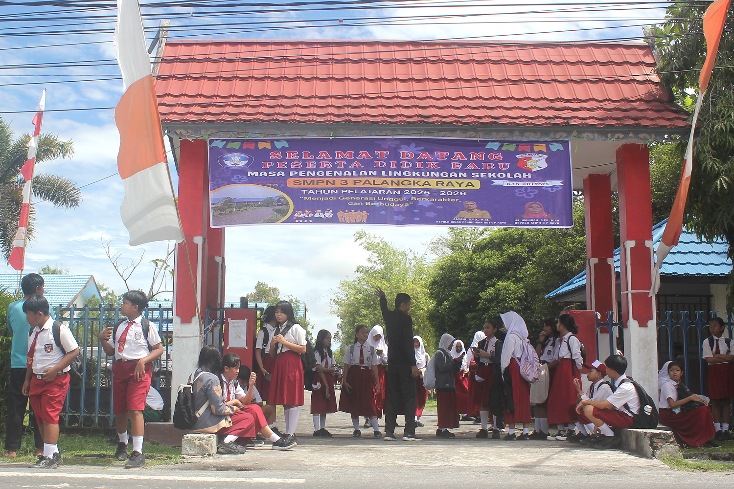 Tahun Ajaran Baru, Sekolah Baru