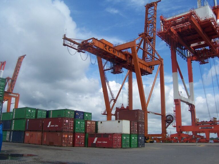 Kernet Truk Pelabuhan Trisakti Tewas Terjepit Kontainer