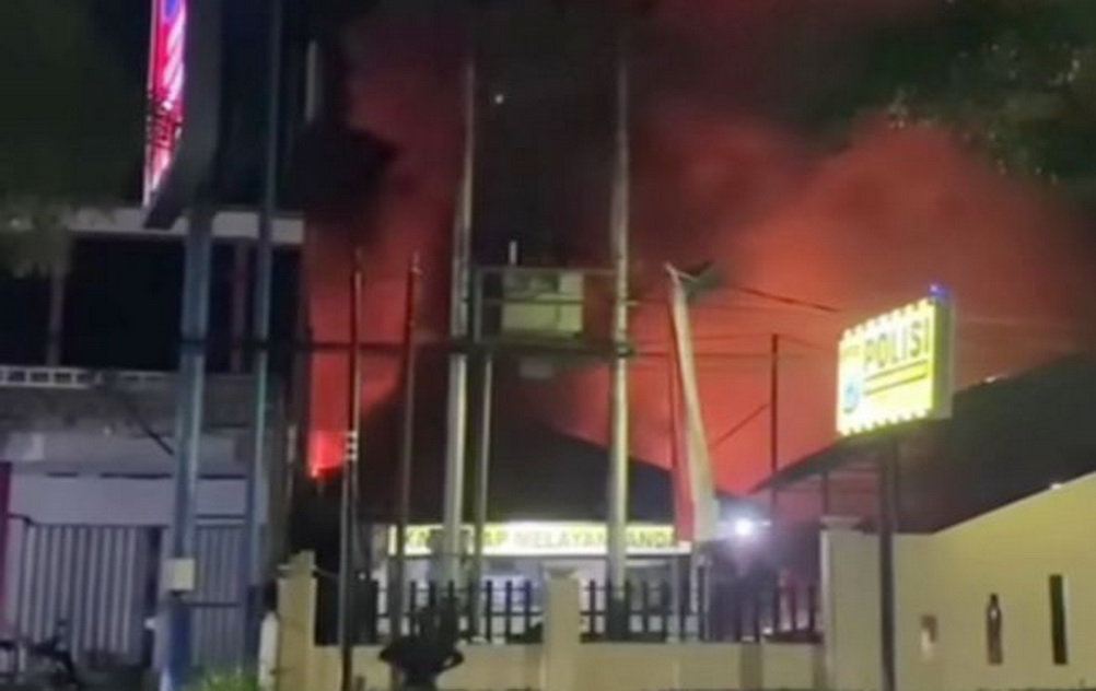 Gedung SPKT Polres Banjarbaru Terbakar
