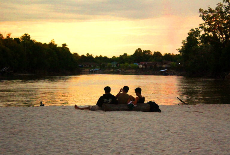 Pascatenggelamnya Dua Siswi SMPN 9, Gosong Ketimpun Tetap Ramai Pengunjung