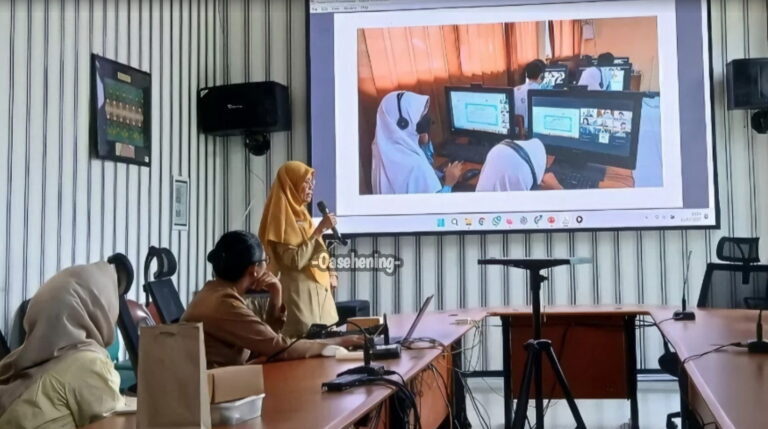 Inovasi Guru SMPN 2 Blora, Ciptakan Sistem Belajar dengan Siswa Sedunia