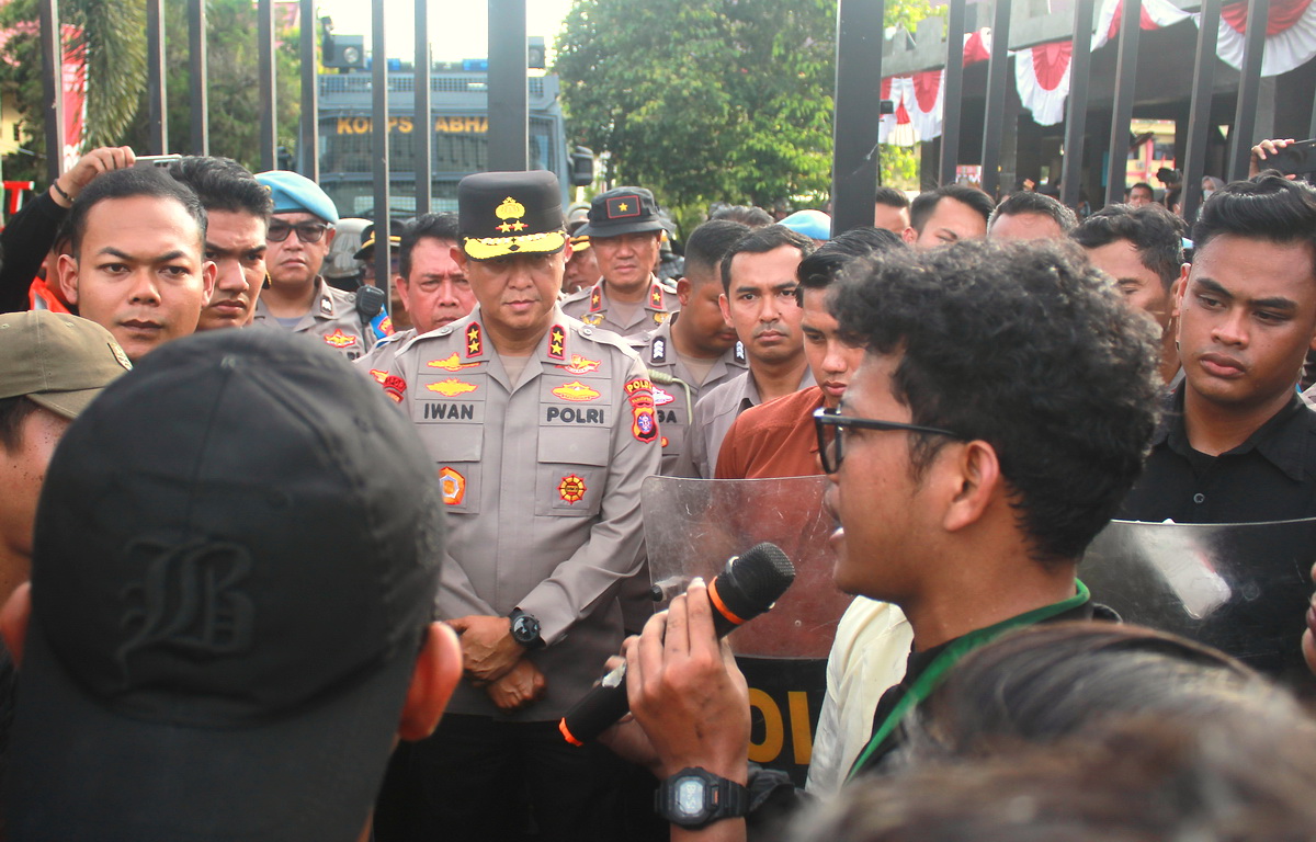 Mahasiswa Kembali ‘Geruduk’ Polda Kalteng, Ini Lima Tuntutan Mereka