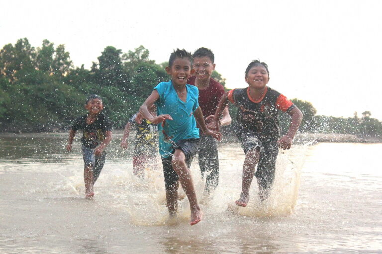 Tak Ada Pantai, Gosong Kahayan Pun Jadi