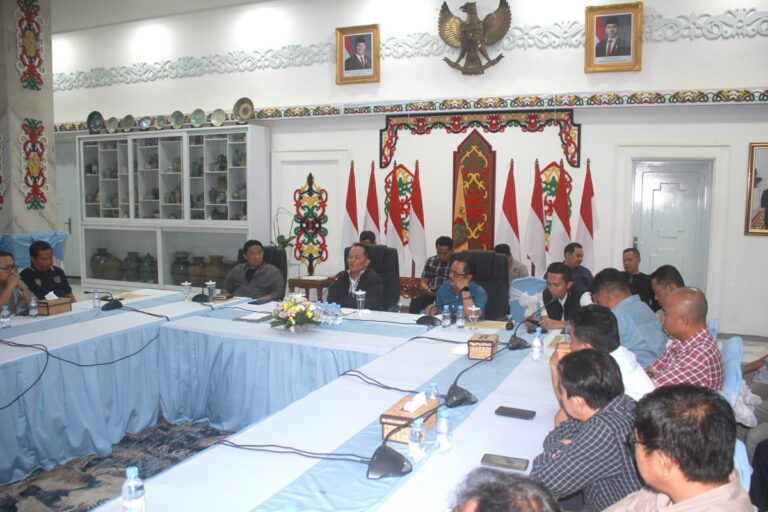 Gubernur: Jika Ada Pungutan dalam Program “Kartu Huma Betang Sejahtera”, Laporkan ke Pihak Berwajib!